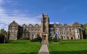 Top Courses in Canada 2025 Guide for International Students 4 Best Postgraduate Courses in Canada