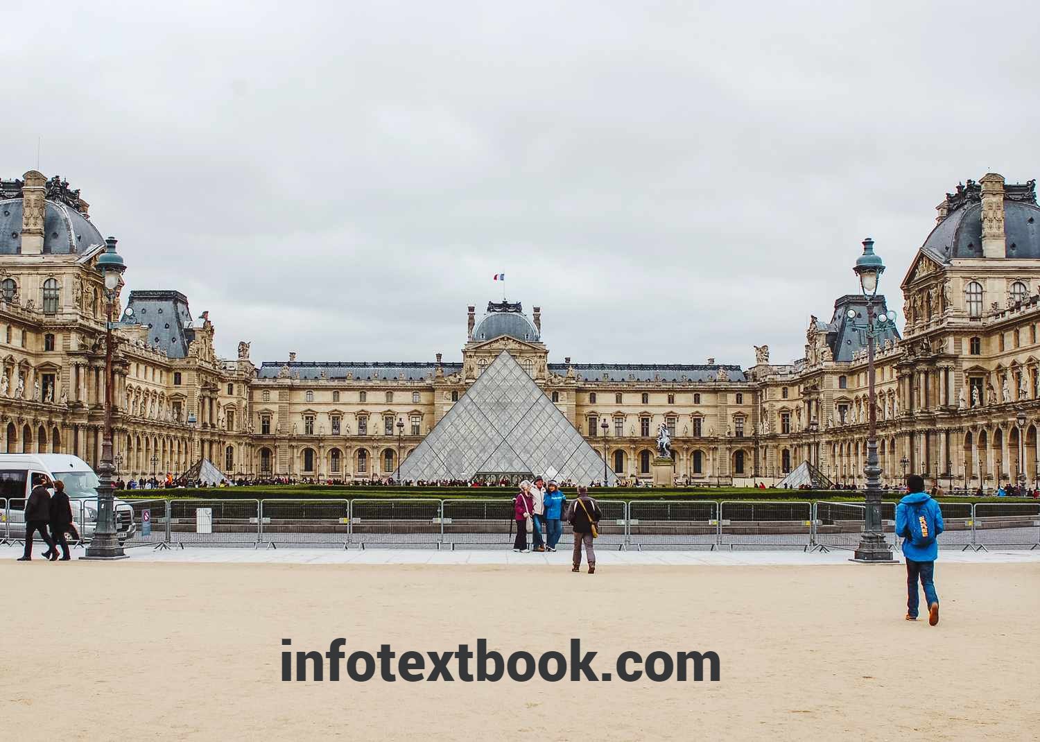 Louvre Museum Paris 2025 Art Masterpieces, Tickets & Visitor Guide 3 History and Significance