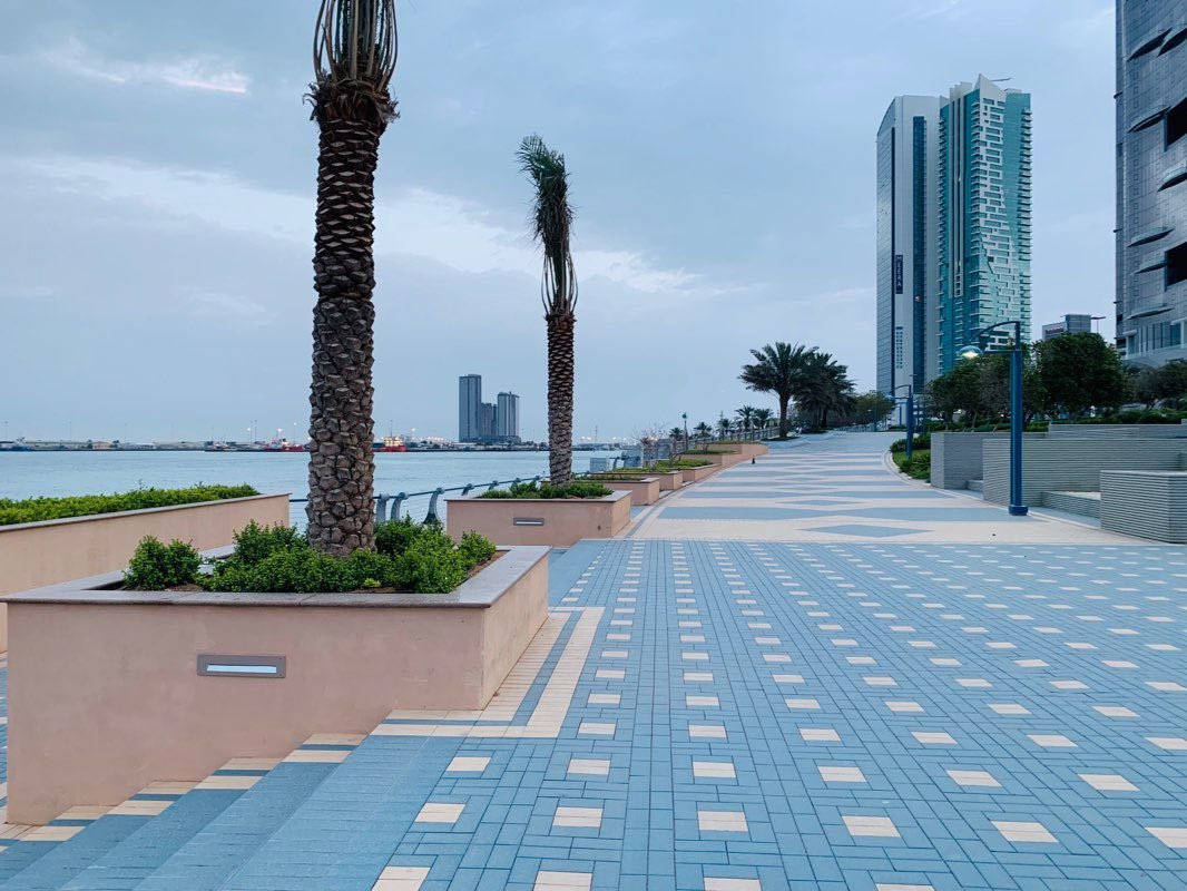Abu Dhabi Tourism 12 Unforgettable Experiences You Must Try in 2025 4 Stroll Along the Abu Dhabi Corniche 1